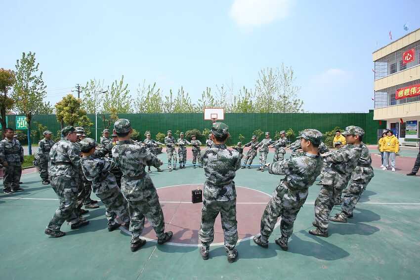 初三孩子厌学怎么办？是什么原因造成的？(图1)