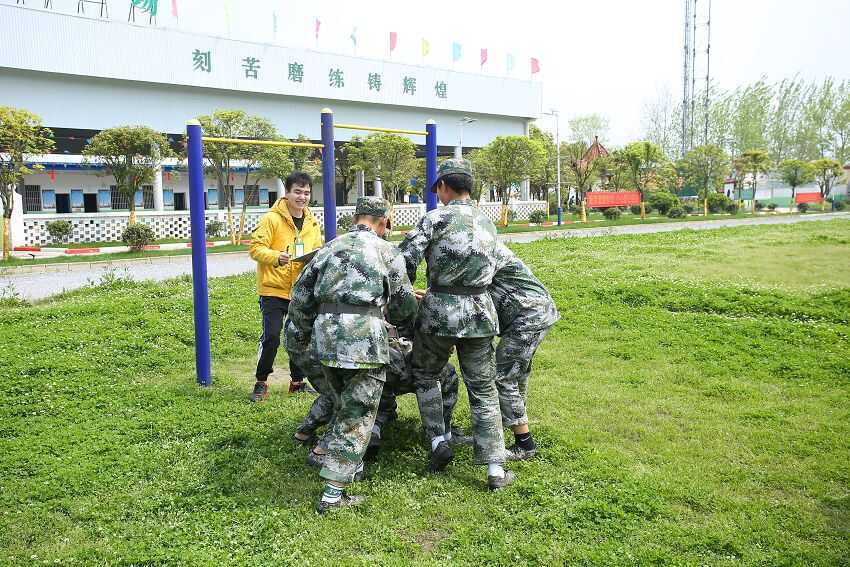 厌学的关键减轻学生负担和压力