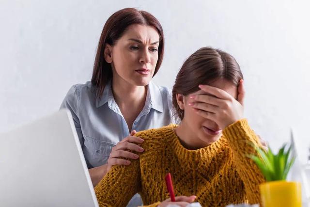 怎么教育好自己的孩子(如何正确教育孩子)(图2)