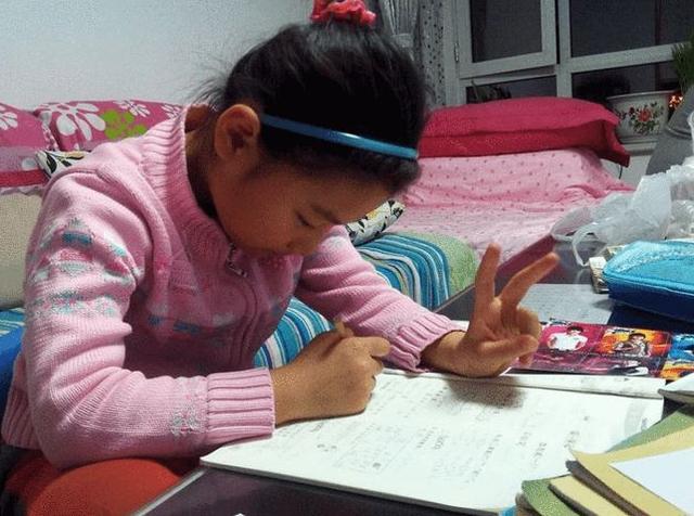 孩子不专心写作业怎么办(小孩不专心写作业怎么办)(图2)