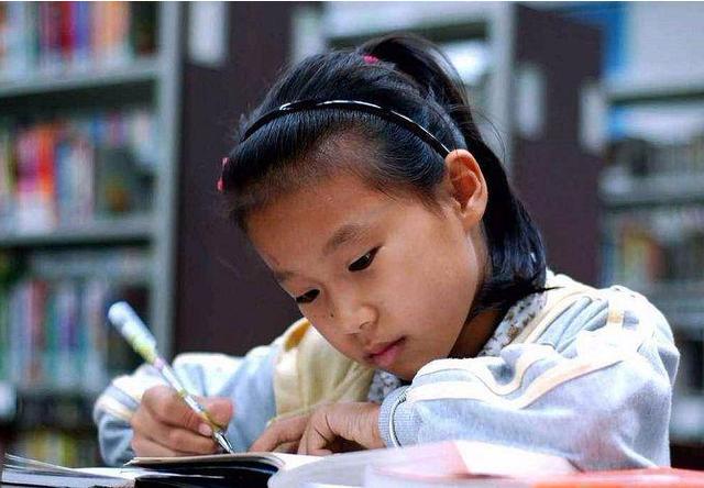 孩子不专心写作业怎么办(小孩不专心写作业怎么办)(图5)