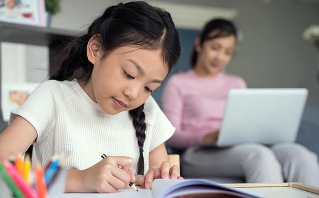 孩子不专心写作业怎么办(小孩不专心写作业怎么办)(图7)