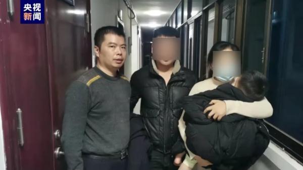 孩子夜晚偷偷离家出走(孩子夜晚偷偷离家出走)(图1)