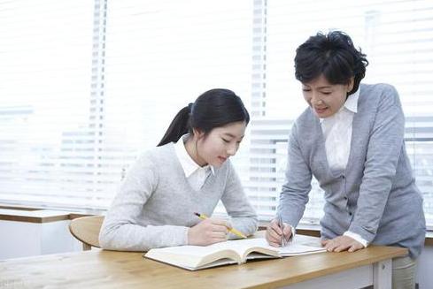 高二男孩叛逆正常吗(高二男孩叛逆期跟父母生气)(图7)