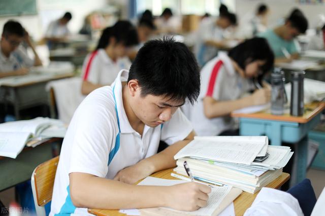 高中生不爱读书怎么办(小孩子不爱读书怎么办)(图2)