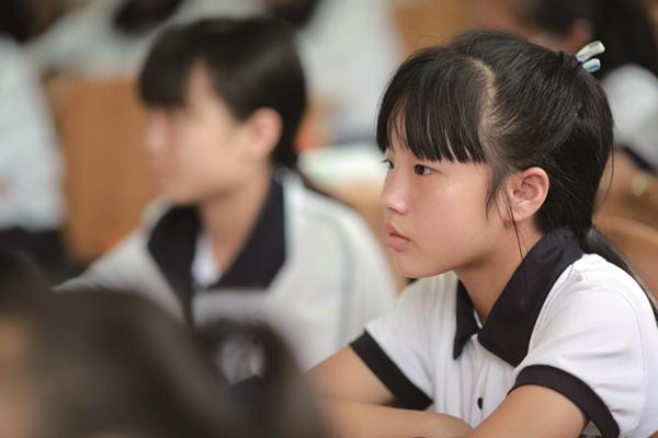 初中孩子该怎么管教(12岁孩子怎么管教最合适)(图1)