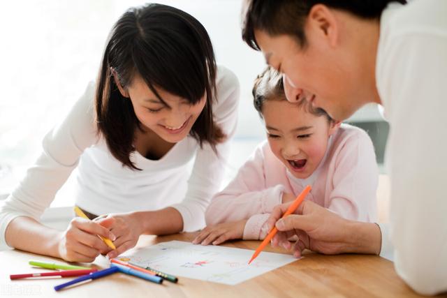 小孩迷恋手机怎么办(小孩离不开手机该怎么办)(图1)