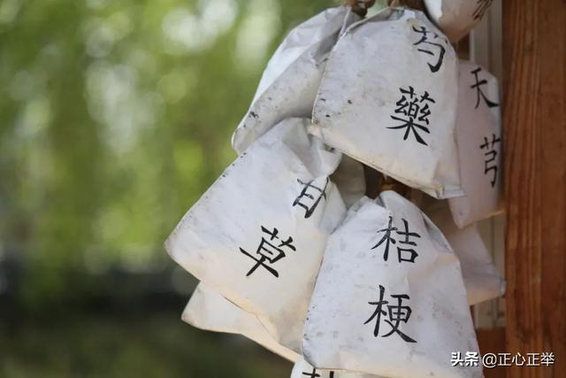 打孩子后如何心理修复(如何给孩子心理营养)(图1)