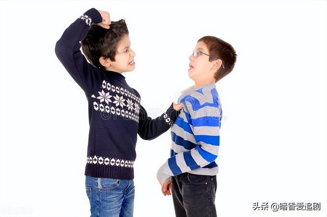 孩子被打学校不管(孩子在学校被老师打了)(图1)