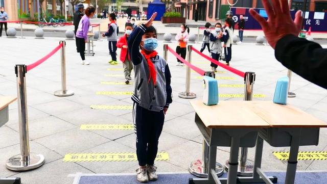 孩子不回家怎么教育(小孩放学不按时回家怎么教育)(图4)